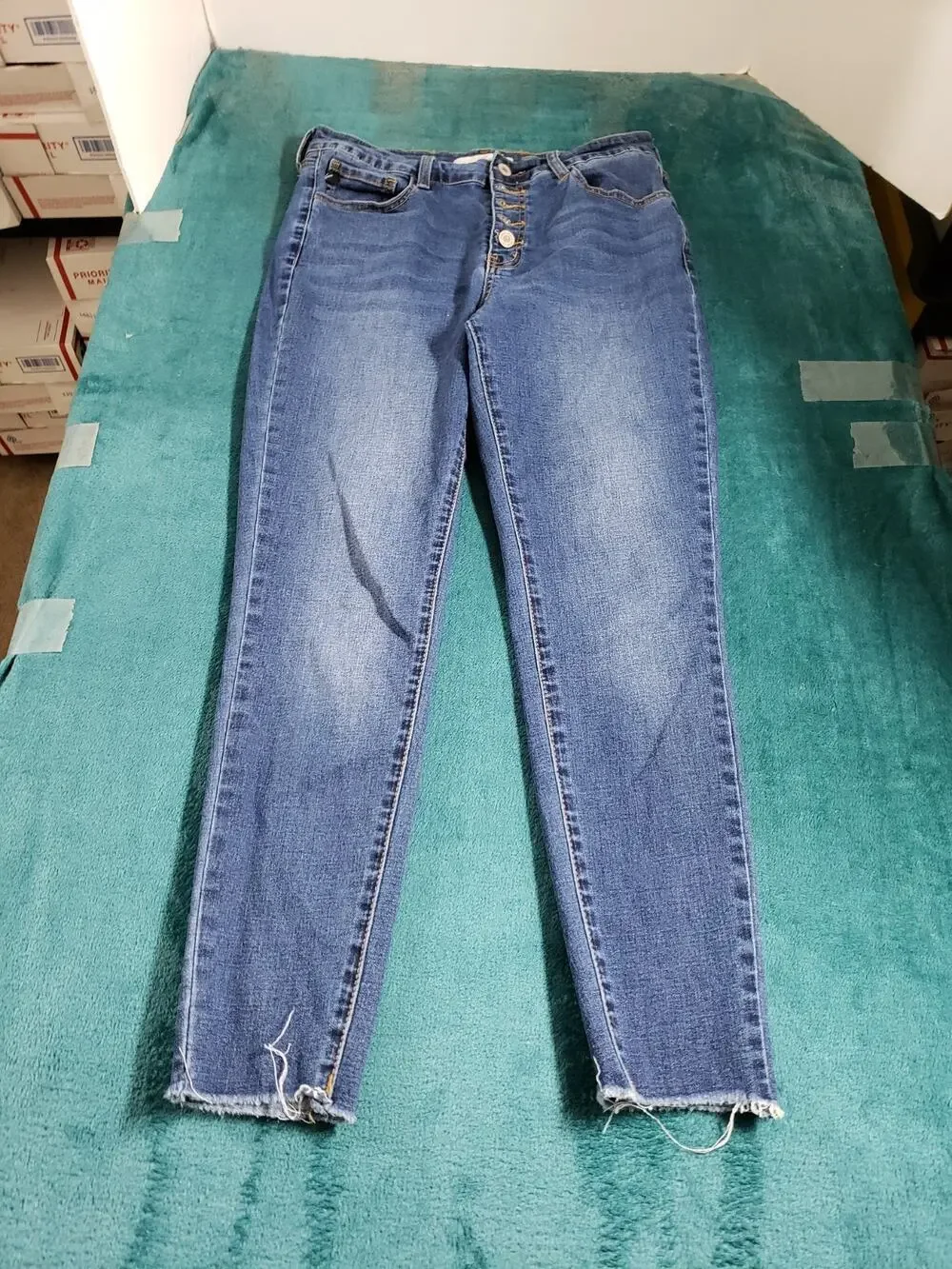Kancan Jeans Size 11 Womens Blue Stretch Pants Denim Mid Rise Fray Hem Ankle